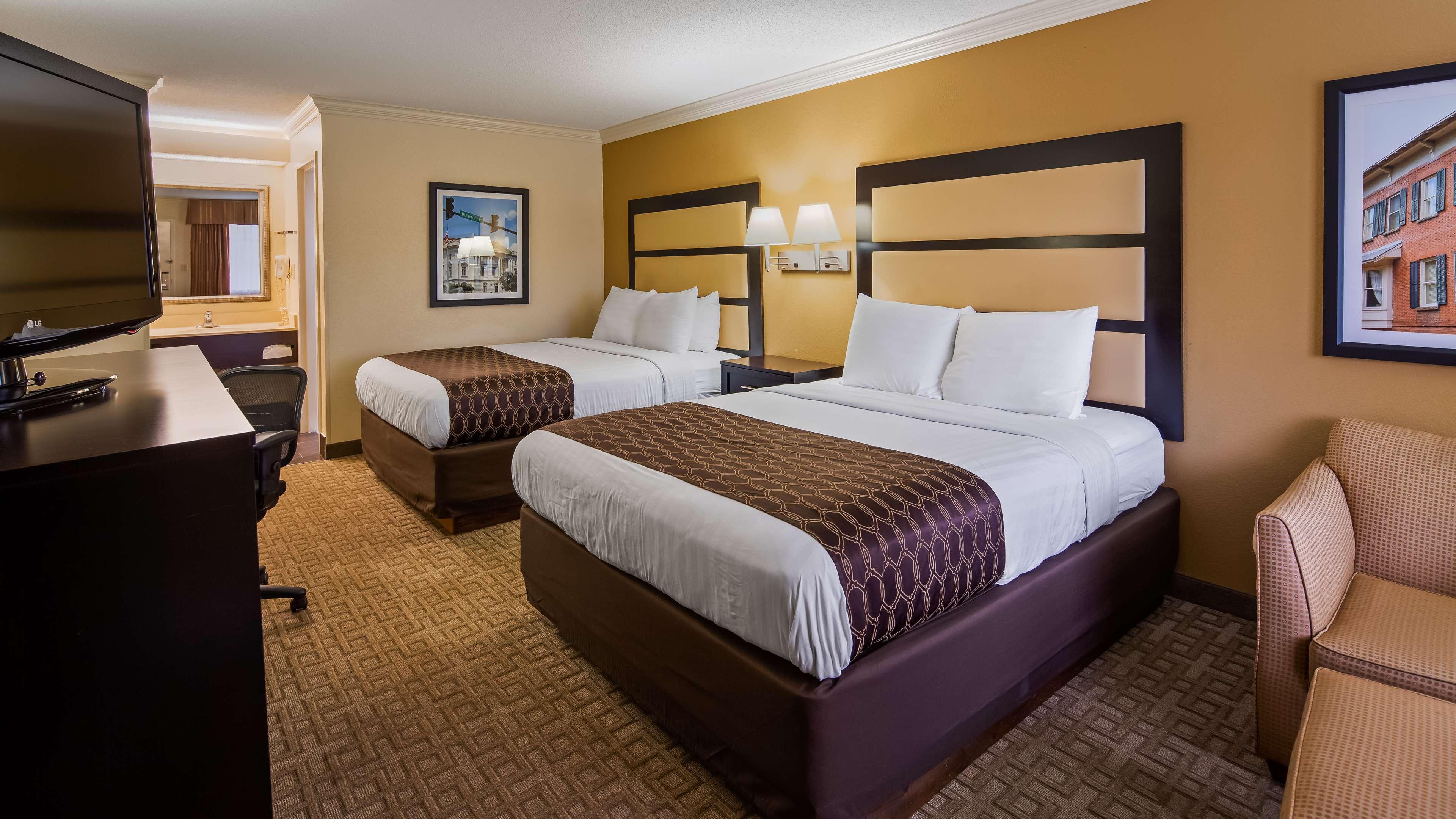 Best Western Inn & Suites Byron Ngoại thất bức ảnh