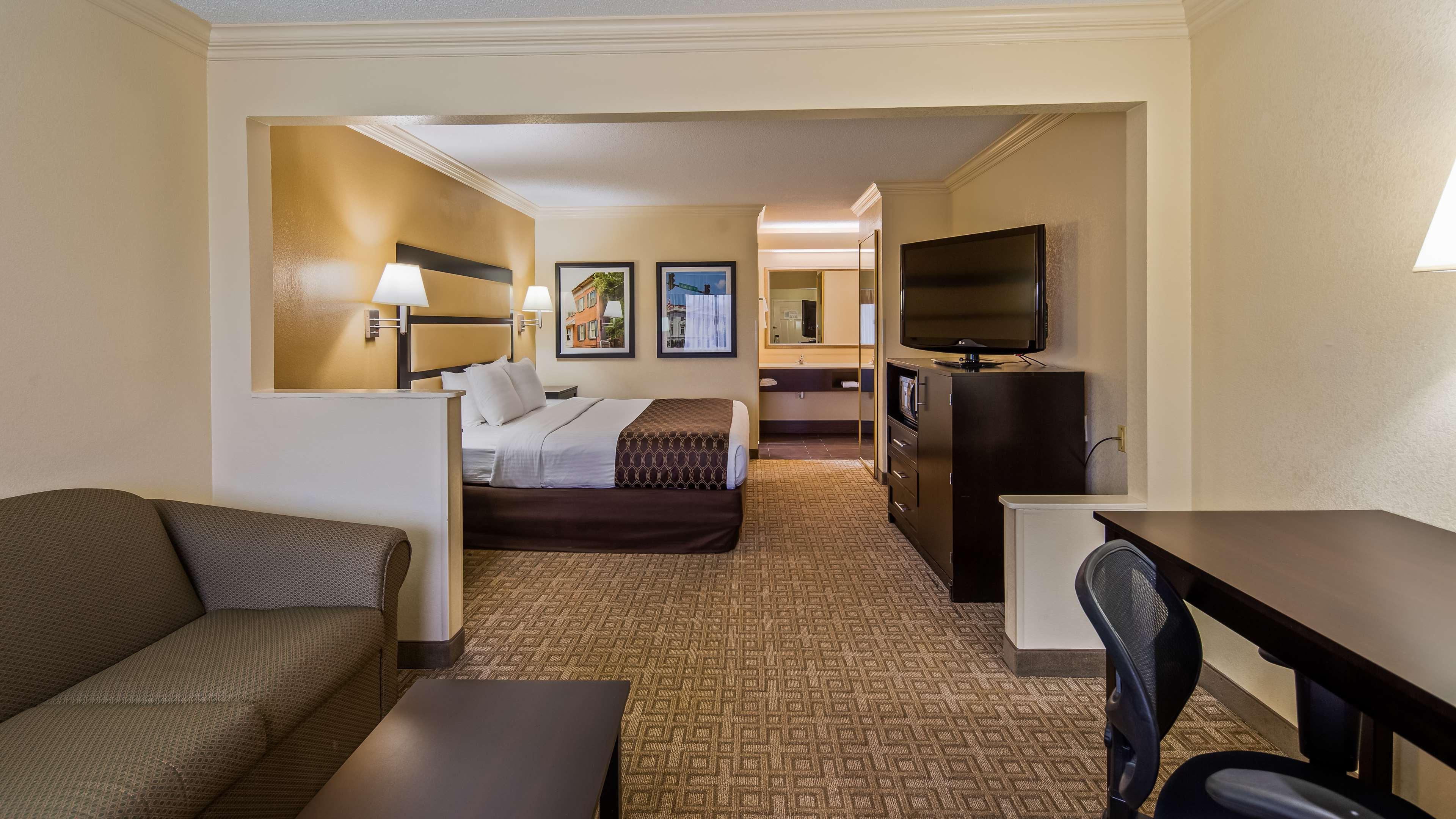 Best Western Inn & Suites Byron Ngoại thất bức ảnh