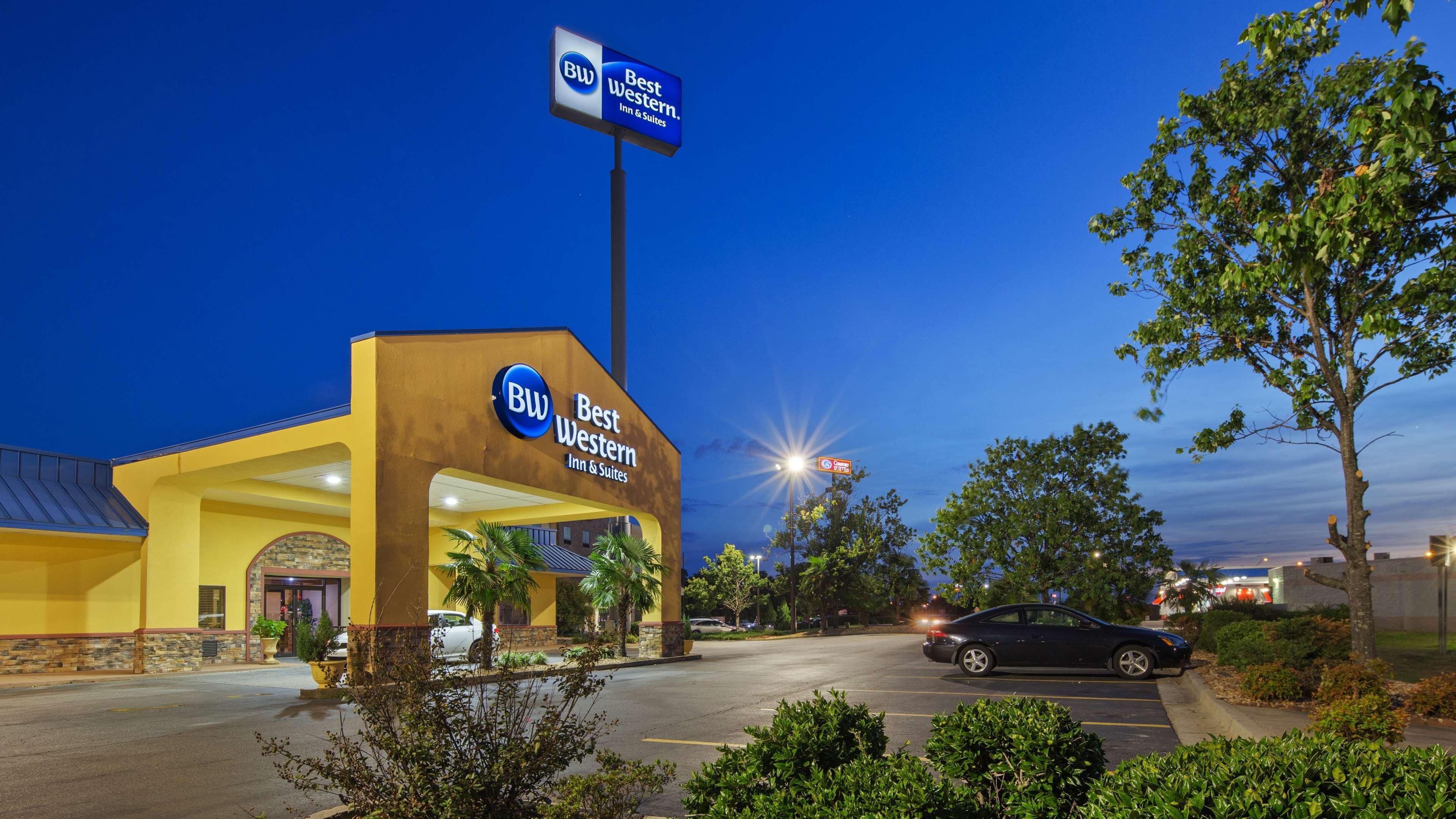 Best Western Inn & Suites Byron Ngoại thất bức ảnh