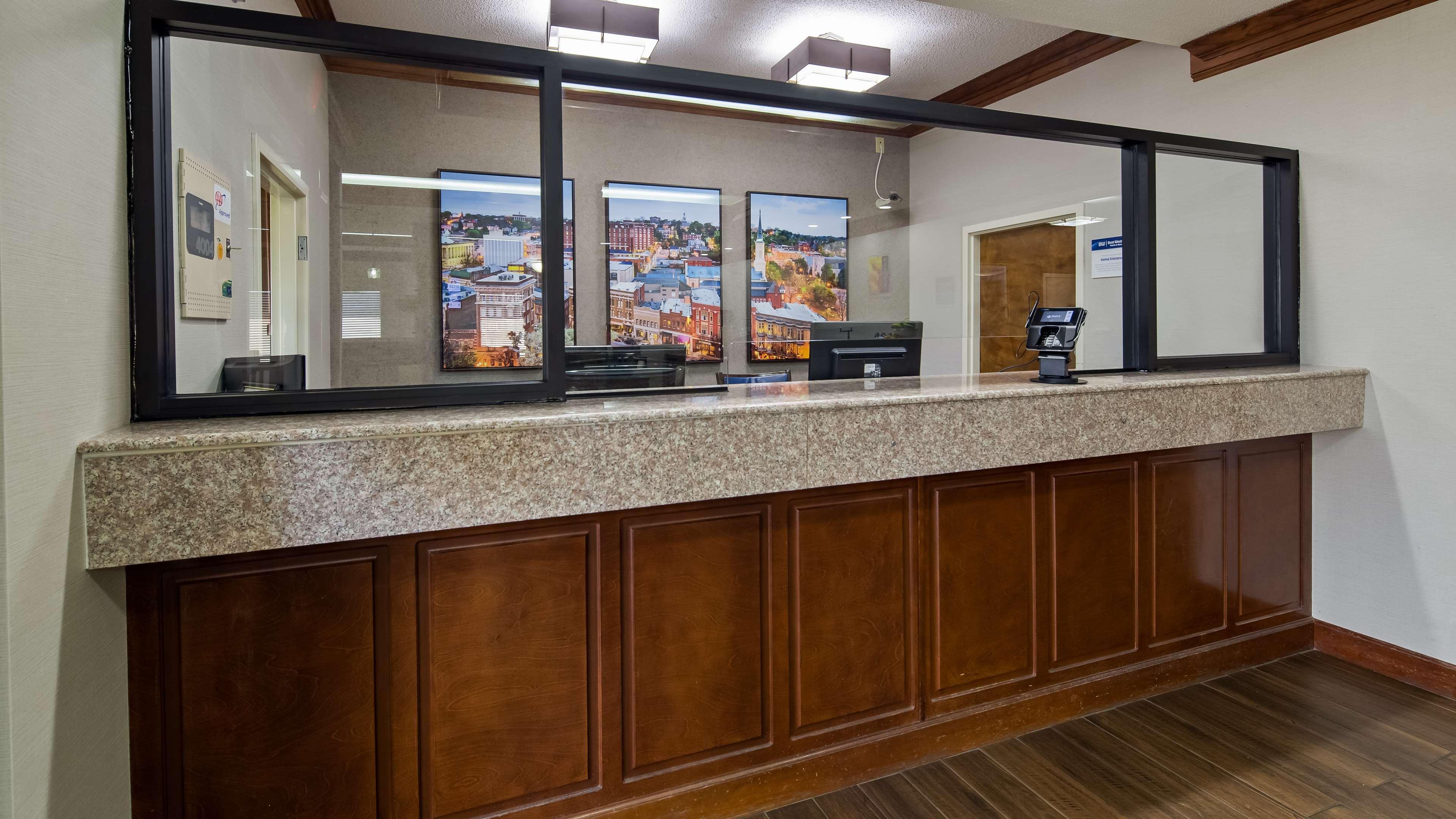 Best Western Inn & Suites Byron Ngoại thất bức ảnh