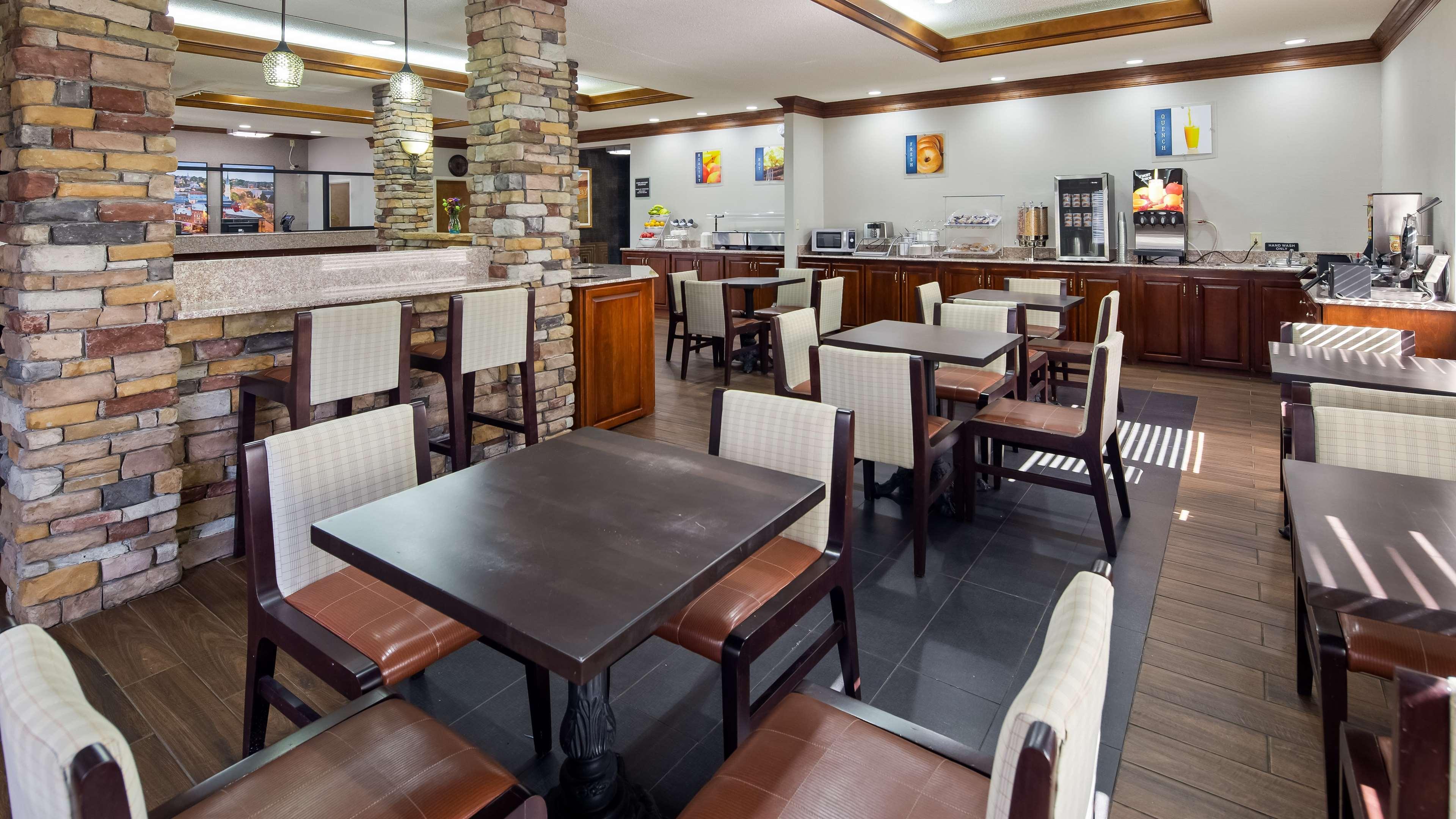 Best Western Inn & Suites Byron Ngoại thất bức ảnh